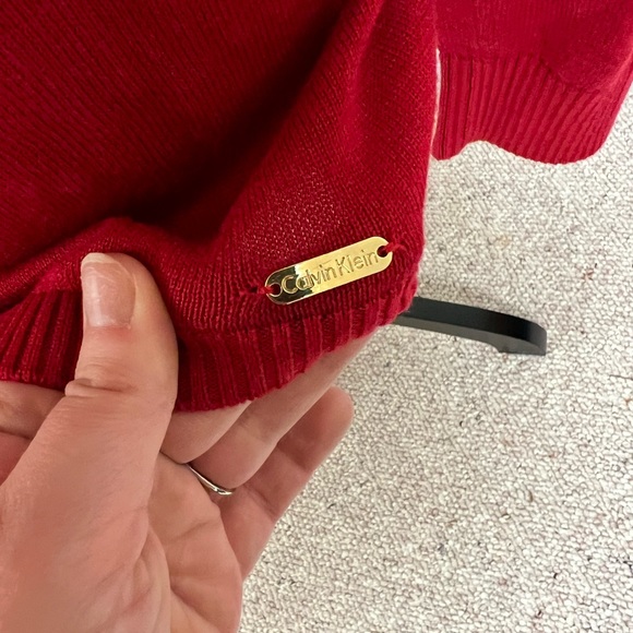 Calvin Klein sweater - Picture 6 of 6